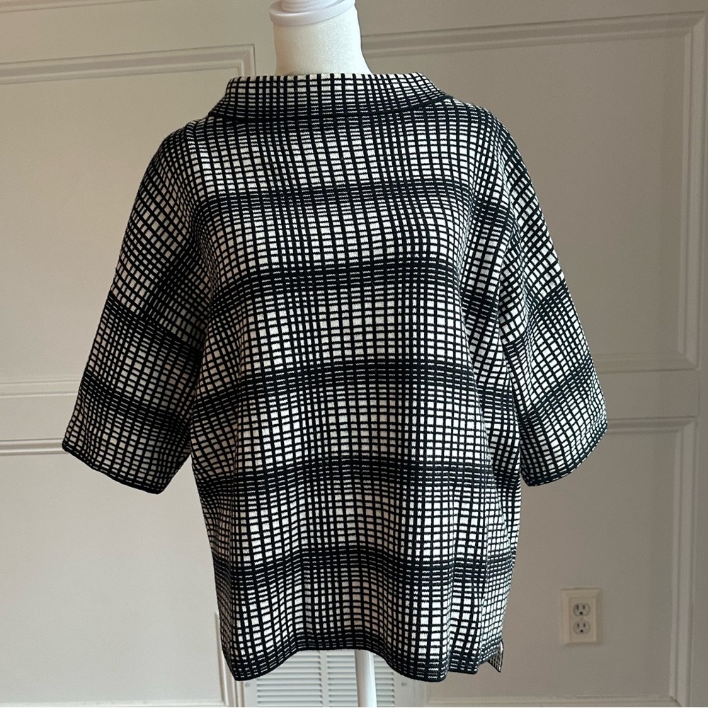 French Connection Short Sleeve Mock Neck Sweater with Full Zip Back | Size M